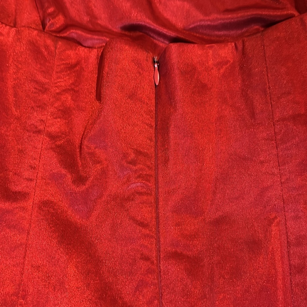 Elegant Red holiday Evening Gown, medium - Picture 7 of 8